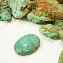 Load image into Gallery viewer, Turquoise Mountain Round Cabochon