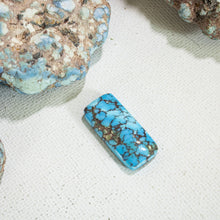 Load image into Gallery viewer, Golden Hill: Cabochon

