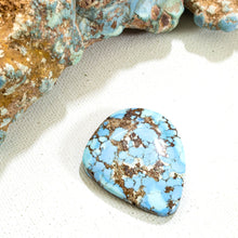 Load image into Gallery viewer, Golden Hill: Cabochon
