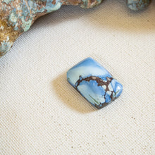 Load image into Gallery viewer, Golden Hill: Cabochon
