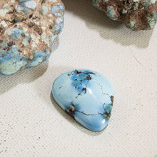 Load image into Gallery viewer, Golden Hill: Cabochon
